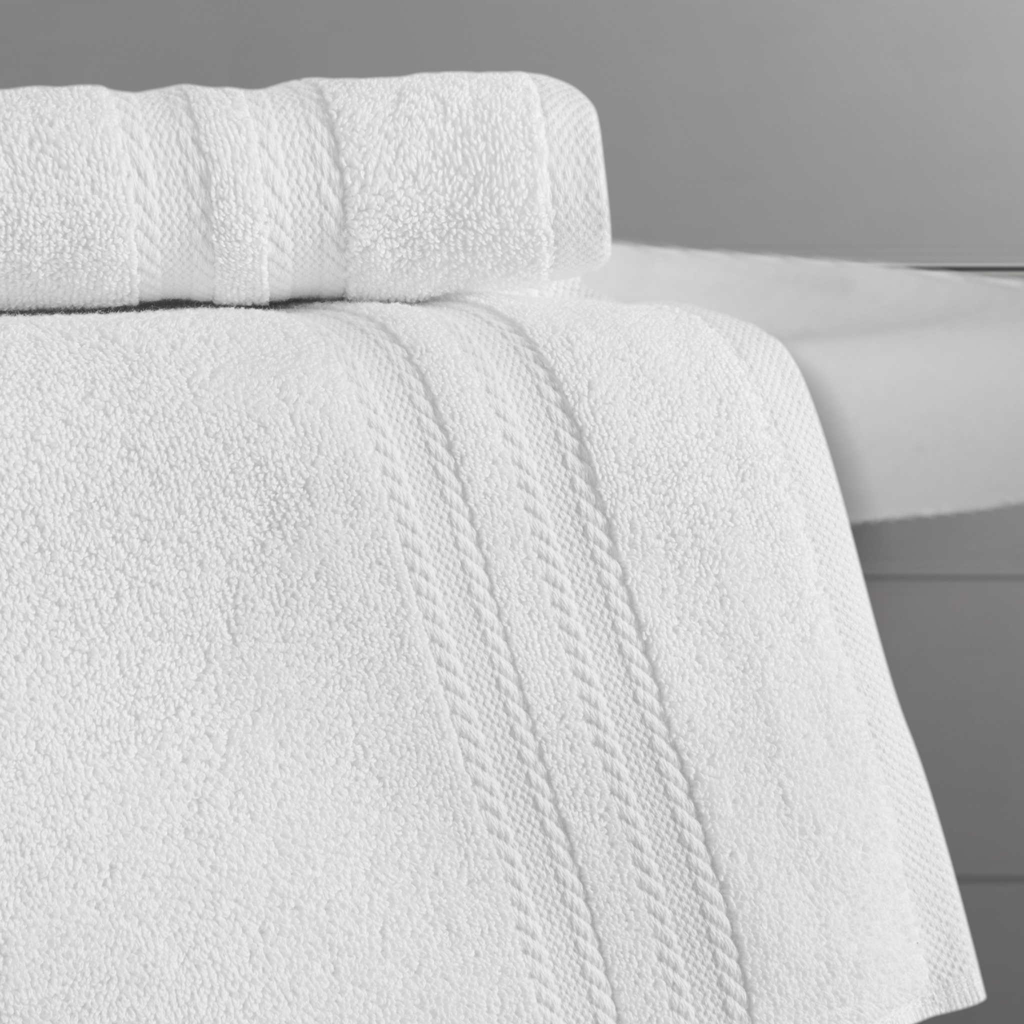 Platinum Bath Towel (90cm. X 150 cm.)